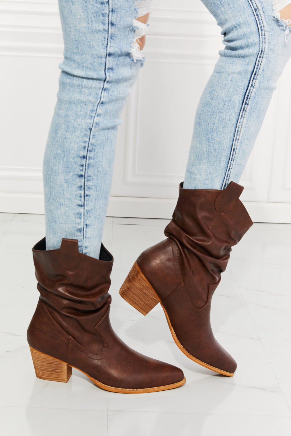Women's Western Brown Cowboy Boots Wide Calf Scrunch