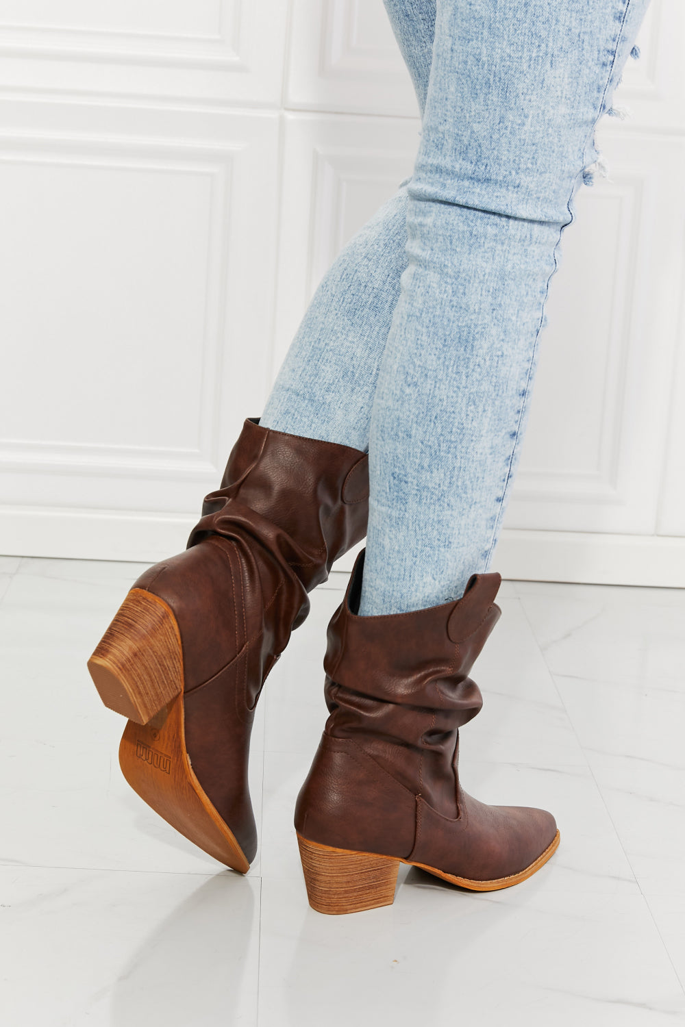 Women's Western Brown Cowboy Boots Wide Calf Scrunch