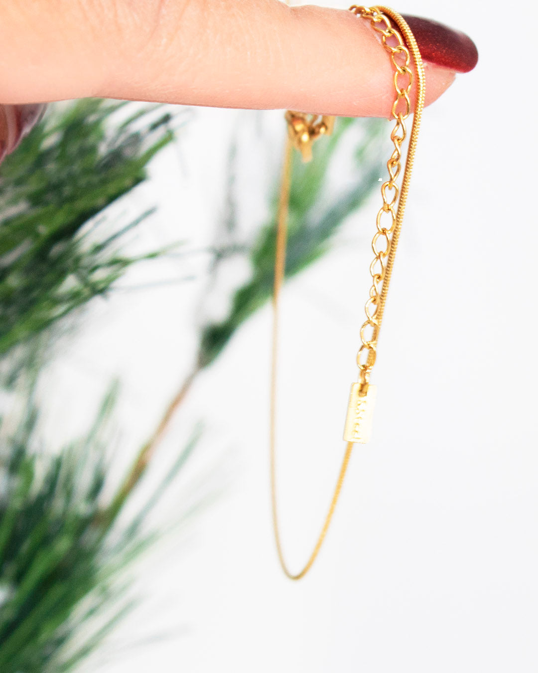 Holiday Gift Guide: For Female Athletes & Travelers